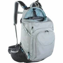 EVOC Explr Pro Technical Performance Pack 30l silver/carbon grey 9 EVOC Explr Pro Technical Performance Pack 30l silver/carbon grey -Cycling Backpacks Sales evoc explr pro technischer performance rucksack 30l silver carbon grey 4